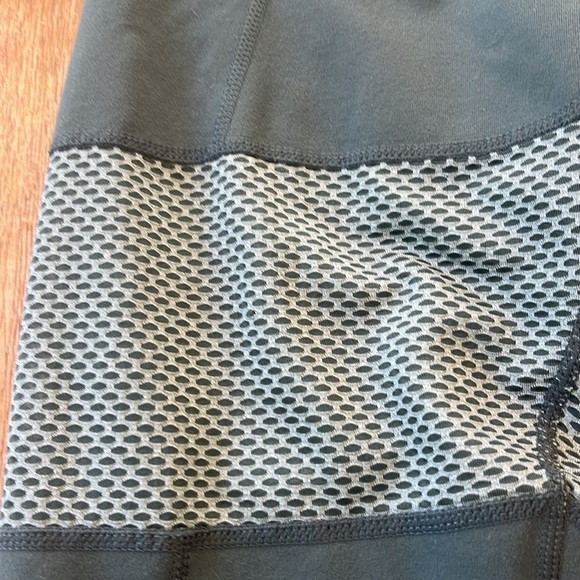 Zella Green Blissed Out Crop Leggings Small - Picture 3 of 7